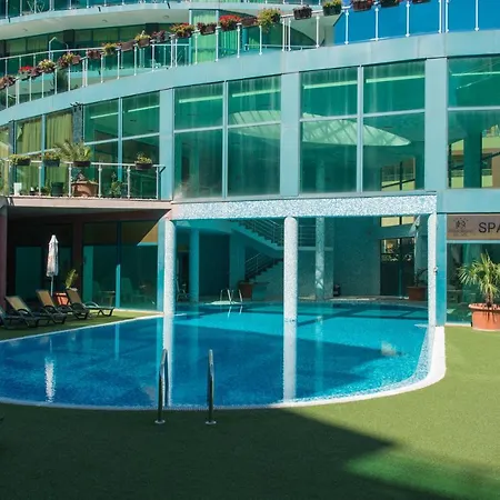 普里莫尔斯科太阳酒店 酒店