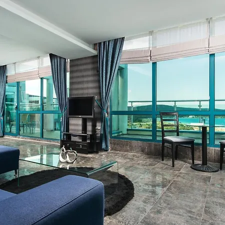 普里莫尔斯科太阳酒店 酒店